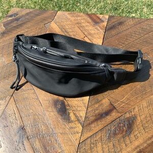 TREASURE & BOND: Mason Water Resistant Belt Bag (Sold Out on Website)
